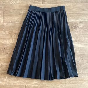 Ellie Tahari duo fabric pleated skirt